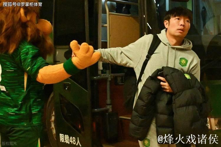 34岁张稀哲将重返国足？主帅邵佳一直接给出回应，球迷直呼意外！