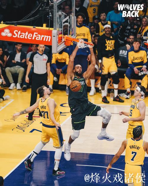 美媒:2026年西部季后赛将会是史上最精彩的比赛 美媒:2026年西部季后赛将会是史上最精彩的比赛